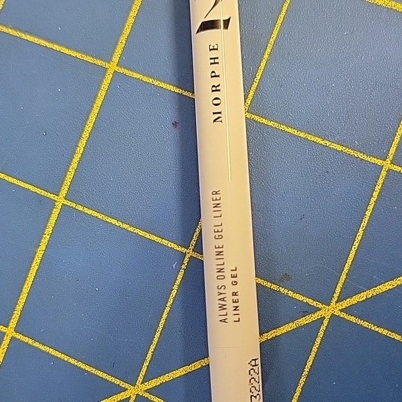 Morphe 2 Always Online Gel Liner in Gold Rush New - Picture 2 of 4